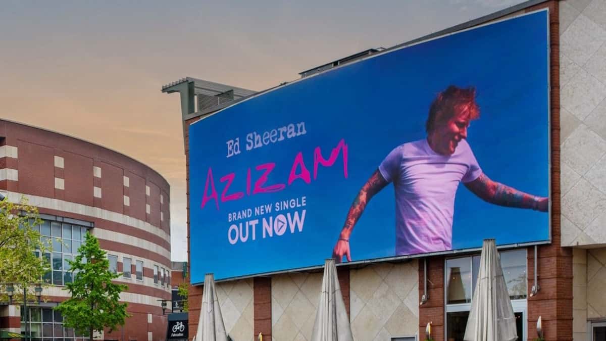 Centro Lights Ocean Outdoor 3D Billboard