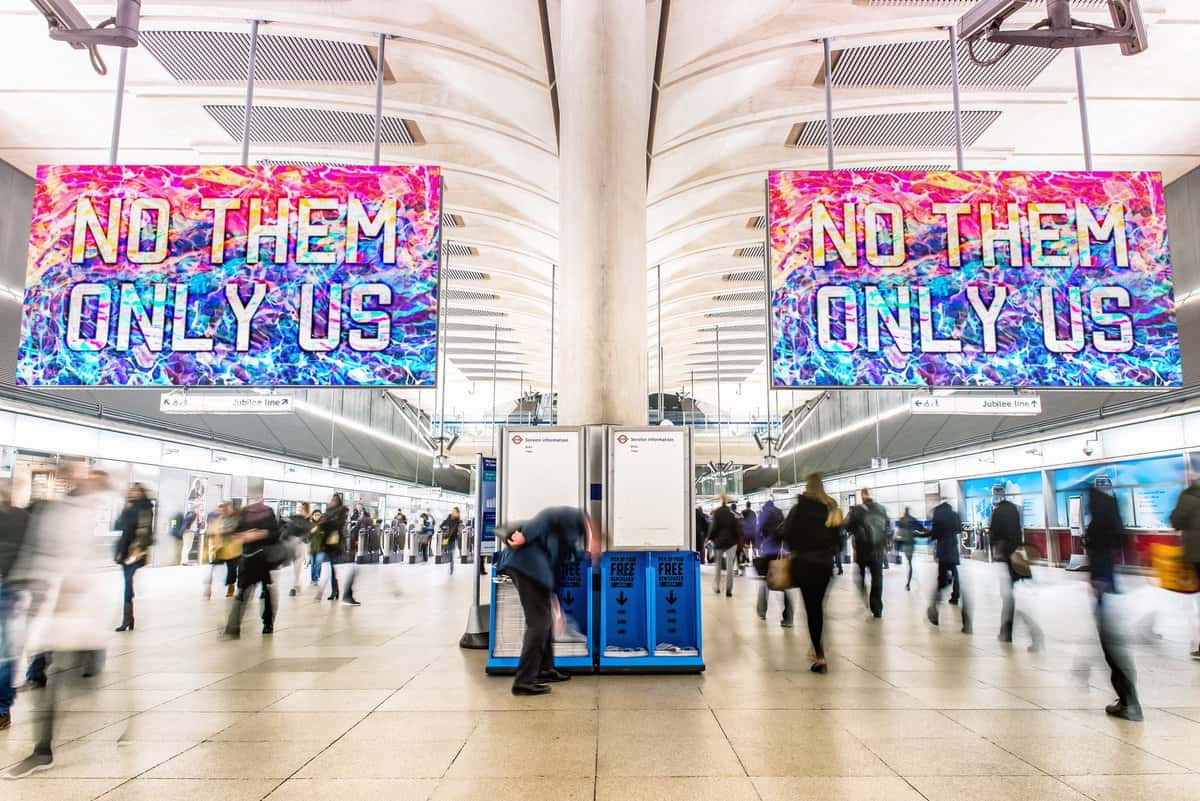 Canary Wharf Tube Station Double-Sided Screens