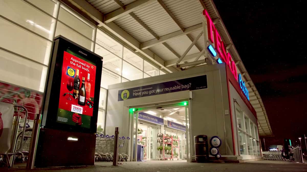 Tesco Wembley Extra JCDecaux Digital Totem