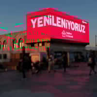 Vodafone Modem Twists and Floats Beyond Billboard