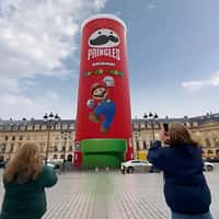 Pringles Monument Transformed to Chips Can