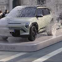 Kia Dissolving Marble SUV Monument 