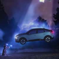 Citroën Alien Levitates Car from UFO