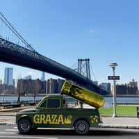Graza Pick Up Truck with Spraying Oil Bottle