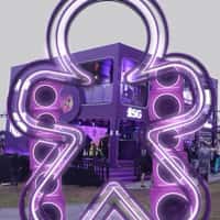 Vivo Neon Logo Appear Outside Store