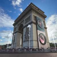 LG WashTower at the Arc de Triomphe