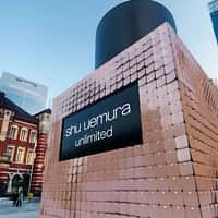 Shu Uemura Foundation Standing at Tokyo Station