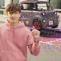 Citroën Car Appears From Message Bubble
