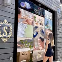 SABON Window Transformed into Interactive Screen