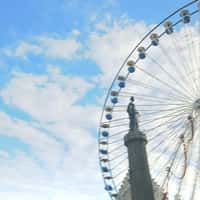 Cofidis Letter Balloons Hooked on Building