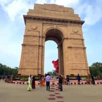 Maybelline Pink Teddy Hiding at India Gate
