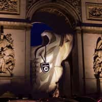 JD Sports Sneaker Stuck on Arc de Triomphe