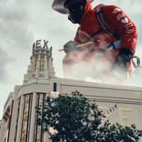 Le Grand Rex Climber Crafts Theater Tower