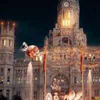 Lindt Chocolate Illuminates Christmas Tree