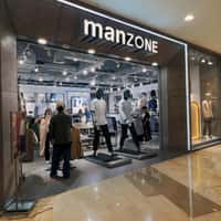 Manzone Robot Mannequins on Treadmills