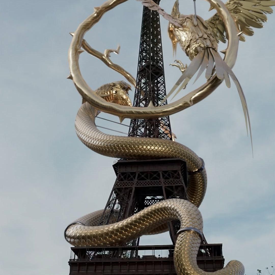 Metropolitan Films Hunger Games Symbols on Eiffel Tower