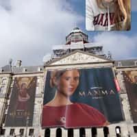 Videoland Giant Máxima Banner in Dam Square