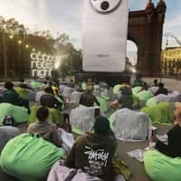 Oppo Phone Turns Into Giant Outdoor Screen