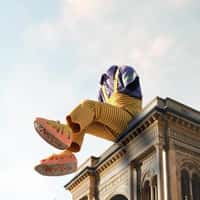 Trimalhas Giant Invisible Figure Wears Knits In Milan