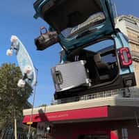 Renault Flying Luggages Enter Car Trunk