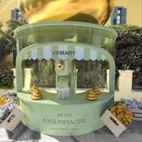 H&M Pistachio Cream Flows from Booth