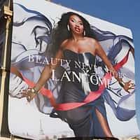 Lancôme Billboard Rollout in Arc de Triomphe