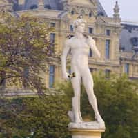Gillette Statue Shaves in Jardin des Tuileries