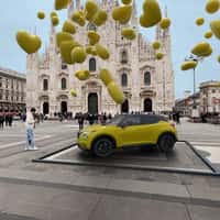 Nissan "Juke" Glass Container Balloons Reveal