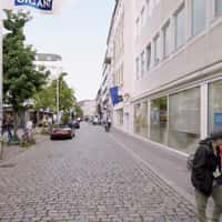 DM Giant "Persil" Disc Rolls Into Store