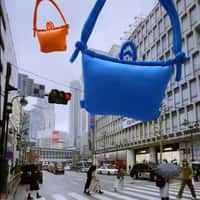 Ölend Giant Soft Bags Float Across City Streets