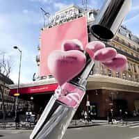 L’Oréal Groupe Lipstick 3D Billboard in Paris