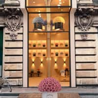 Prairies & Petals Rotating Bouquet Display