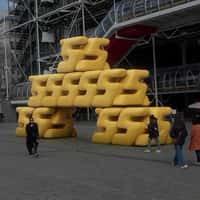 Renault Number 5s Fall From the Sky