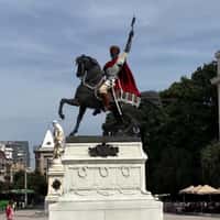 Samsung Giant Washing Machine Washes Mihai Viteazul Statue