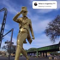 Johnnie Walker Walks in the Streets of Argentina