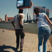 Kamera Express Balloons Carry Giant Camera