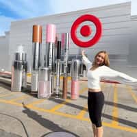 Sacheu Beauty Giant Button Triggers Floating Makeup