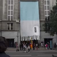 Drykorn Scarf Unveiled on Facade of Mall