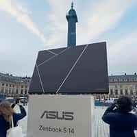 Asus Laptop Floating Installation at Plaza