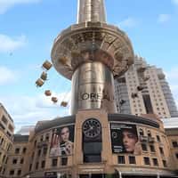 L'Oréal Paris Golden Flying Chair Tower
