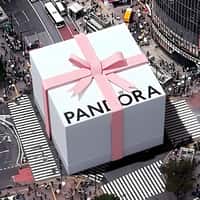 Pandora Gift Box on Tokyo Streets