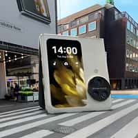 Oppo Flip Phone Bursts Out From Billboard