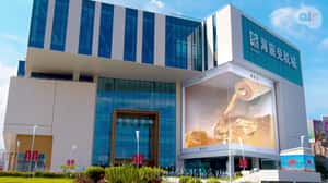 Rotating Cube Skincare Display in a 3D Billboard ad of FRESH