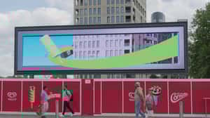 Cornetto and Twister Pop Out in a 3D Billboard ad of Wall's