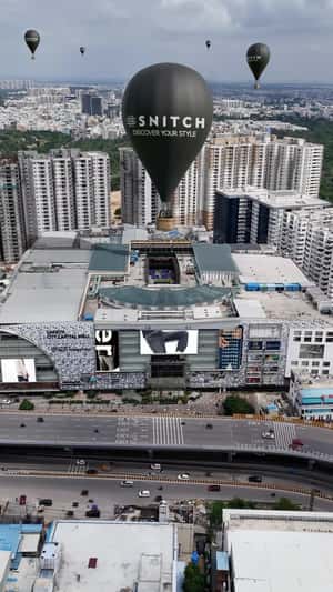 Hot Air Balloon Lands Above Mall in a fake-out-of-home ad of Snitch