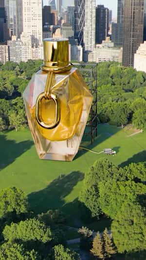 Perfume Bottle Inflates in a fake-out-of-home of Rabanne