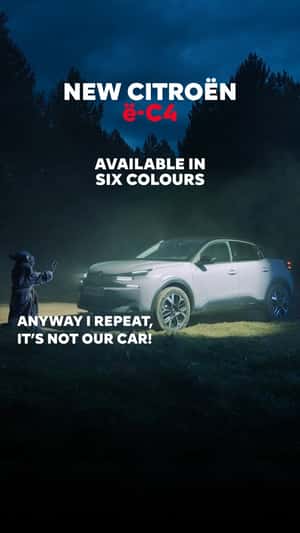 Alien Changes the Car Color in a fake-out-of-home ad of Citroën