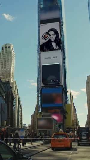 Samsung Galaxy Z Flip and Fold 5 in fake-out-of-home ad of Samsung