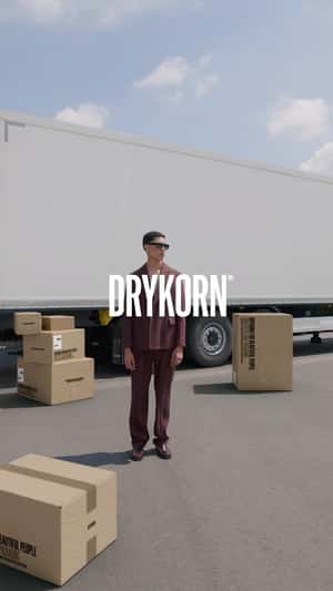 Inflatables Pops From Boxes in a fake-out-of-home ad of Drykorn