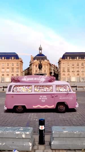 Van Drops Products on Street in a fake-out-of-home ad of Les Secrets de Loly